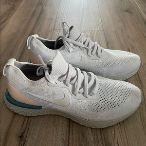 Nike Epic React Flyknit Size 9 (women)/ 7.5 (men)